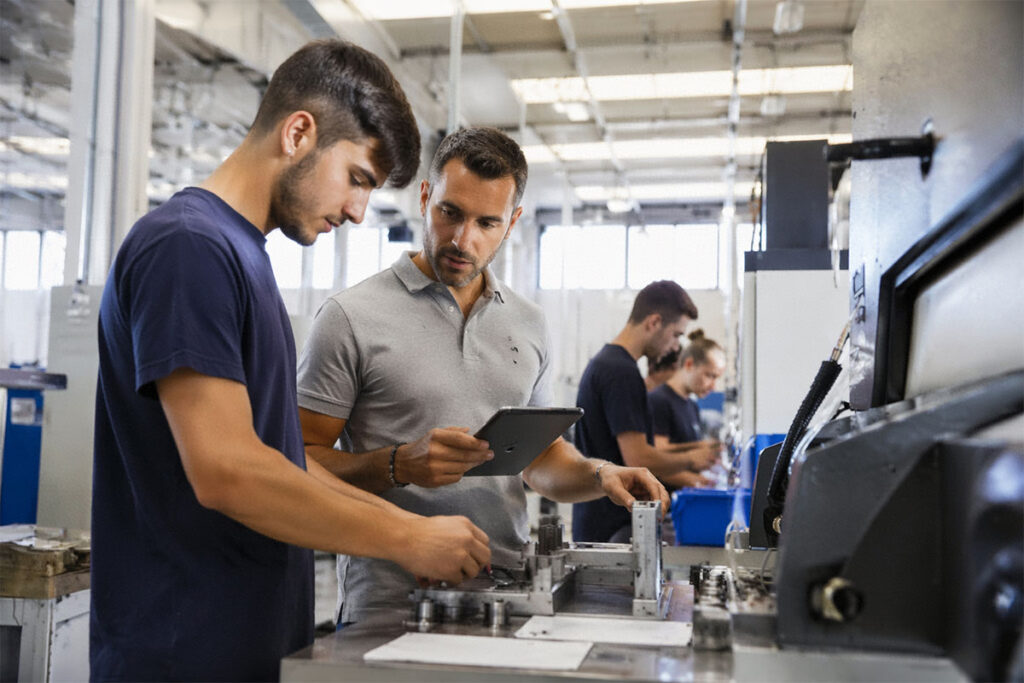 Formazione di un ragazzo titolare di una borsa lavoro all'interno di un'azienda